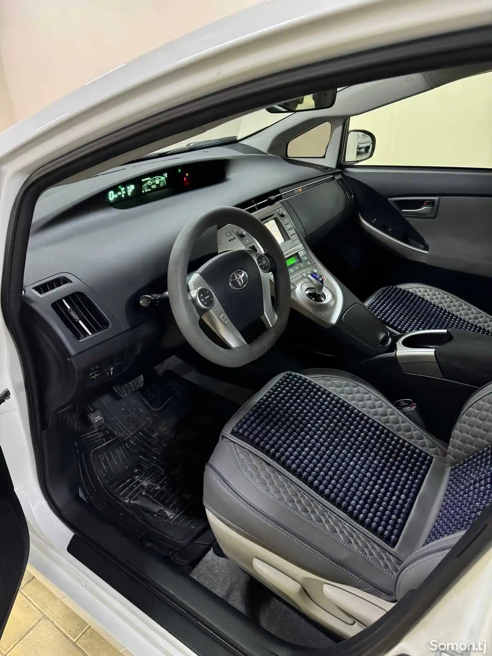 Toyota Prius, 2015-9