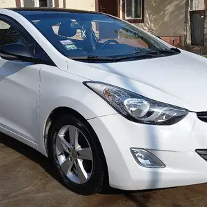 Hyundai Avante, 2011