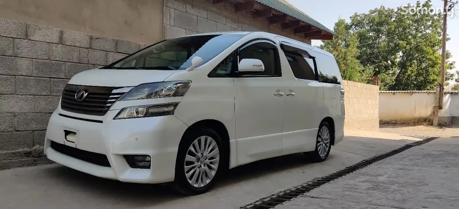 Toyota Vellfire, 2010-1