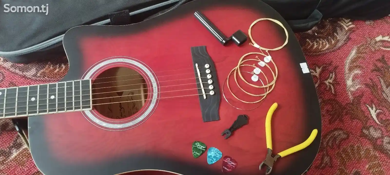 Гитара Yamaha-10