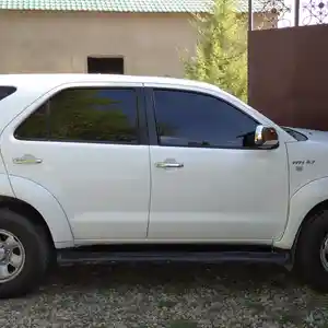 Toyota Fortuner, 2007