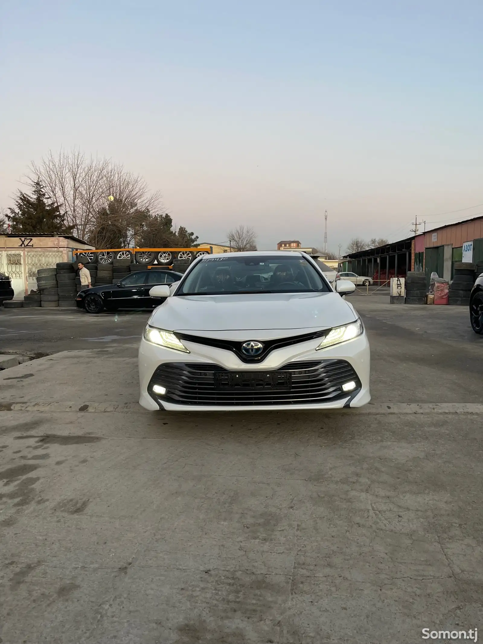 Toyota Camry, 2018-1