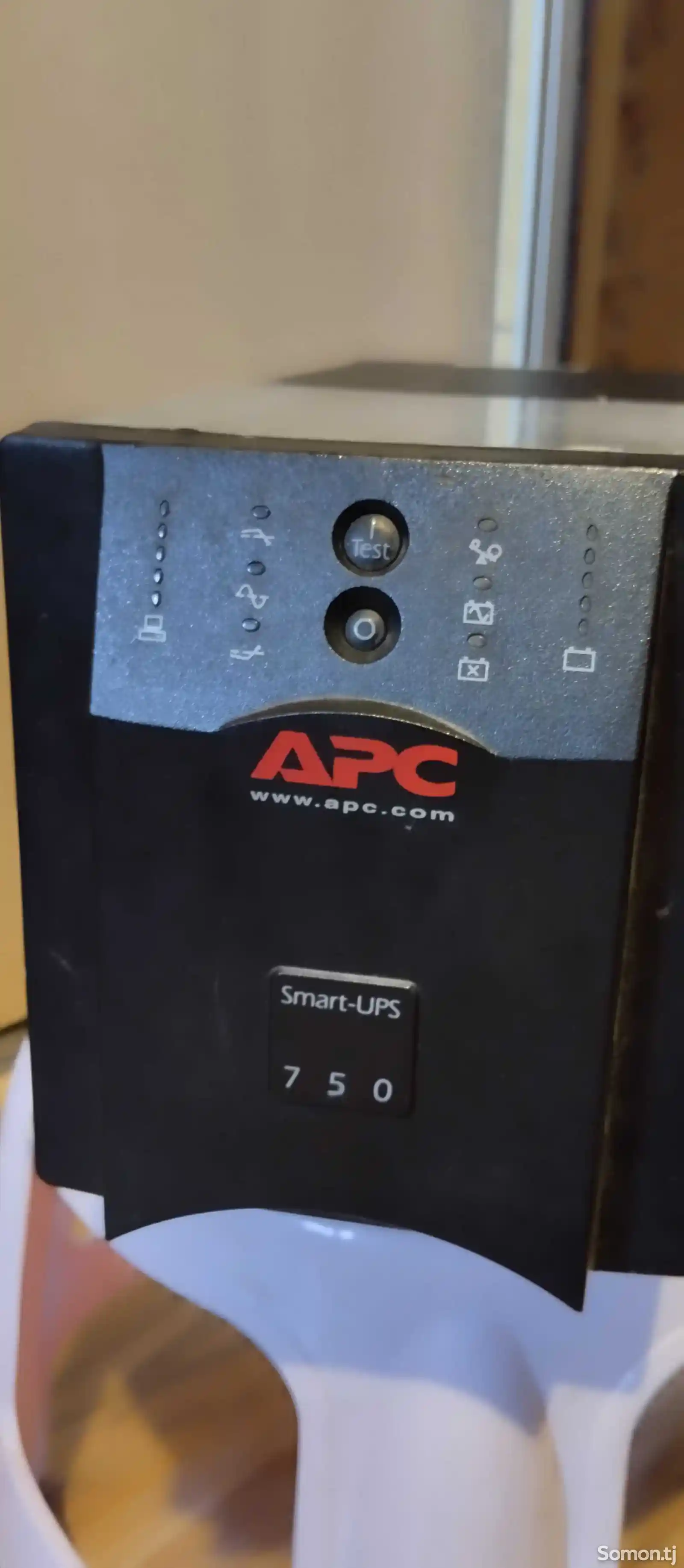 Источники беспроводного питания UPS APC SmartUPS 750-4