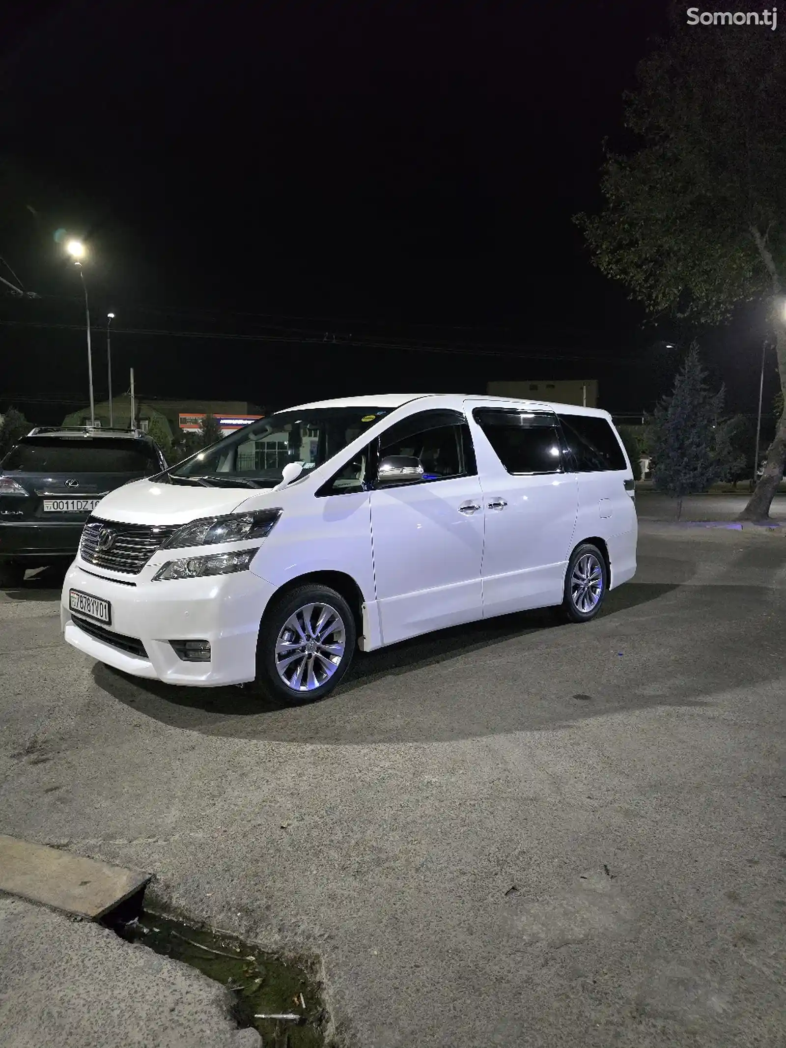 Toyota Vellfire, 2012-1