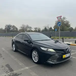 Toyota Camry, 2018