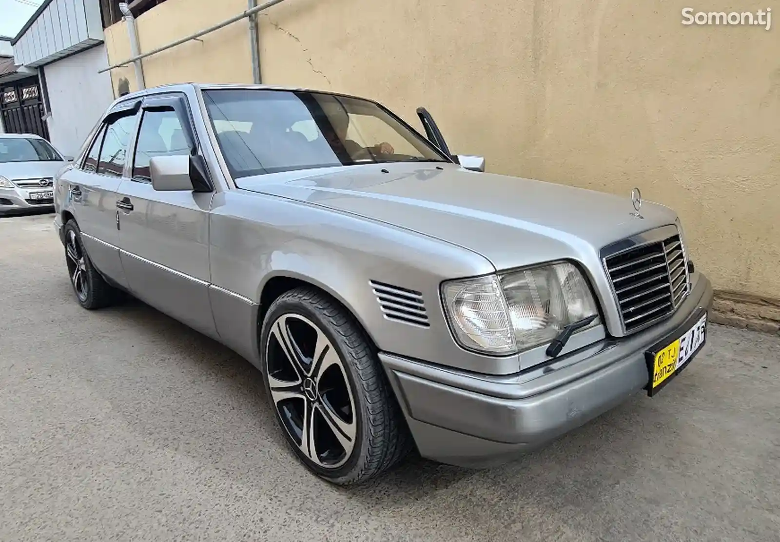 Mercedes-Benz W124, 1995-11