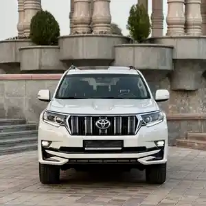 Toyota Land Cruiser Prado, 2023