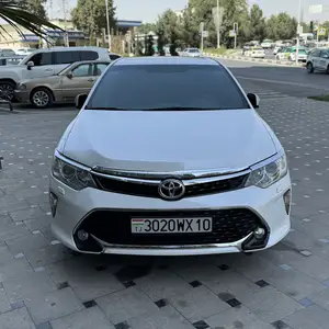 Toyota Camry, 2016