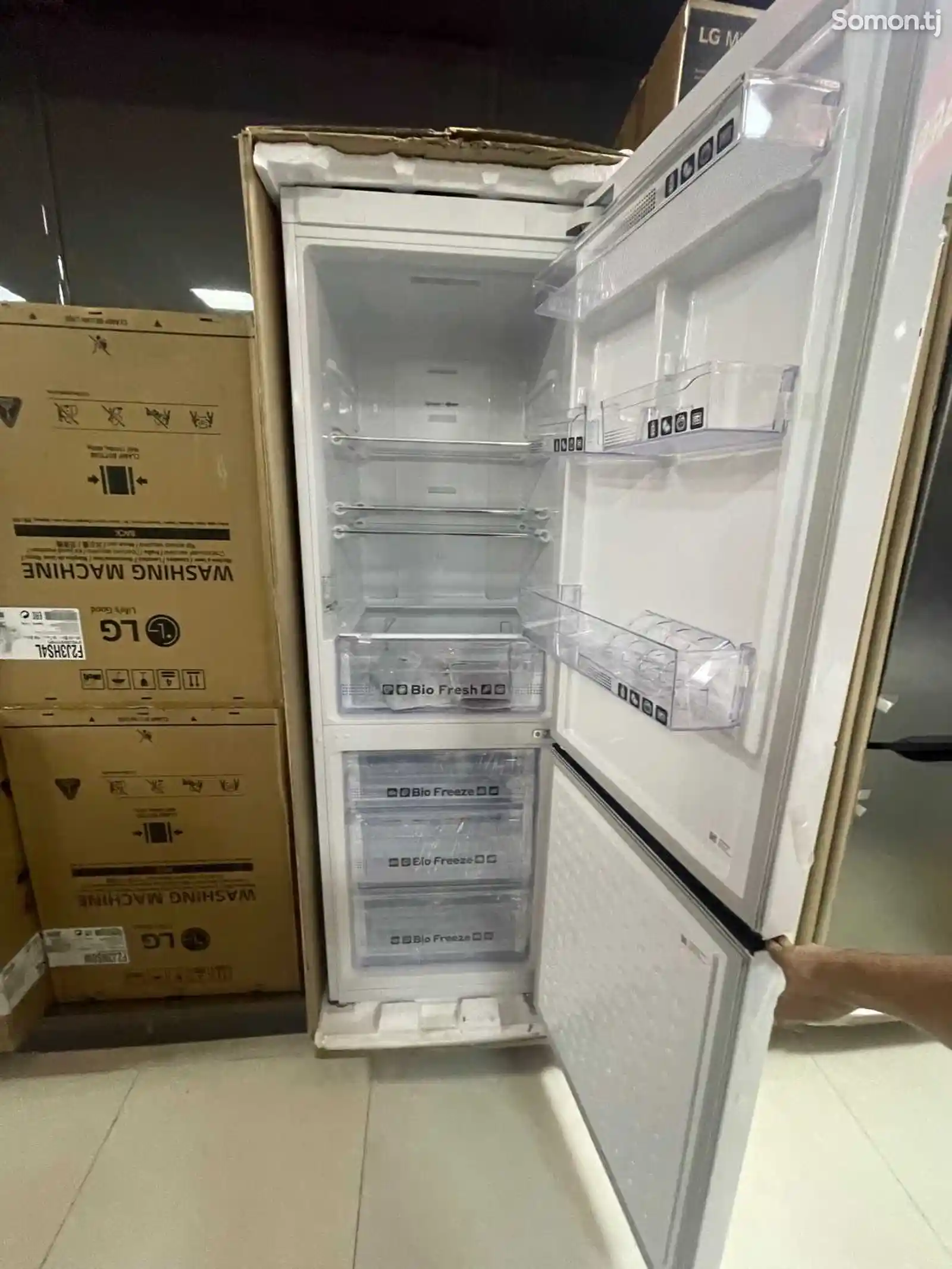 Холодильник Artel-3