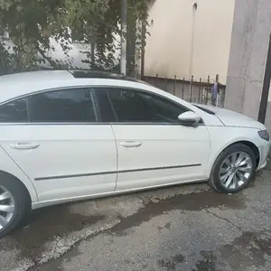 Volkswagen Passat, 2010