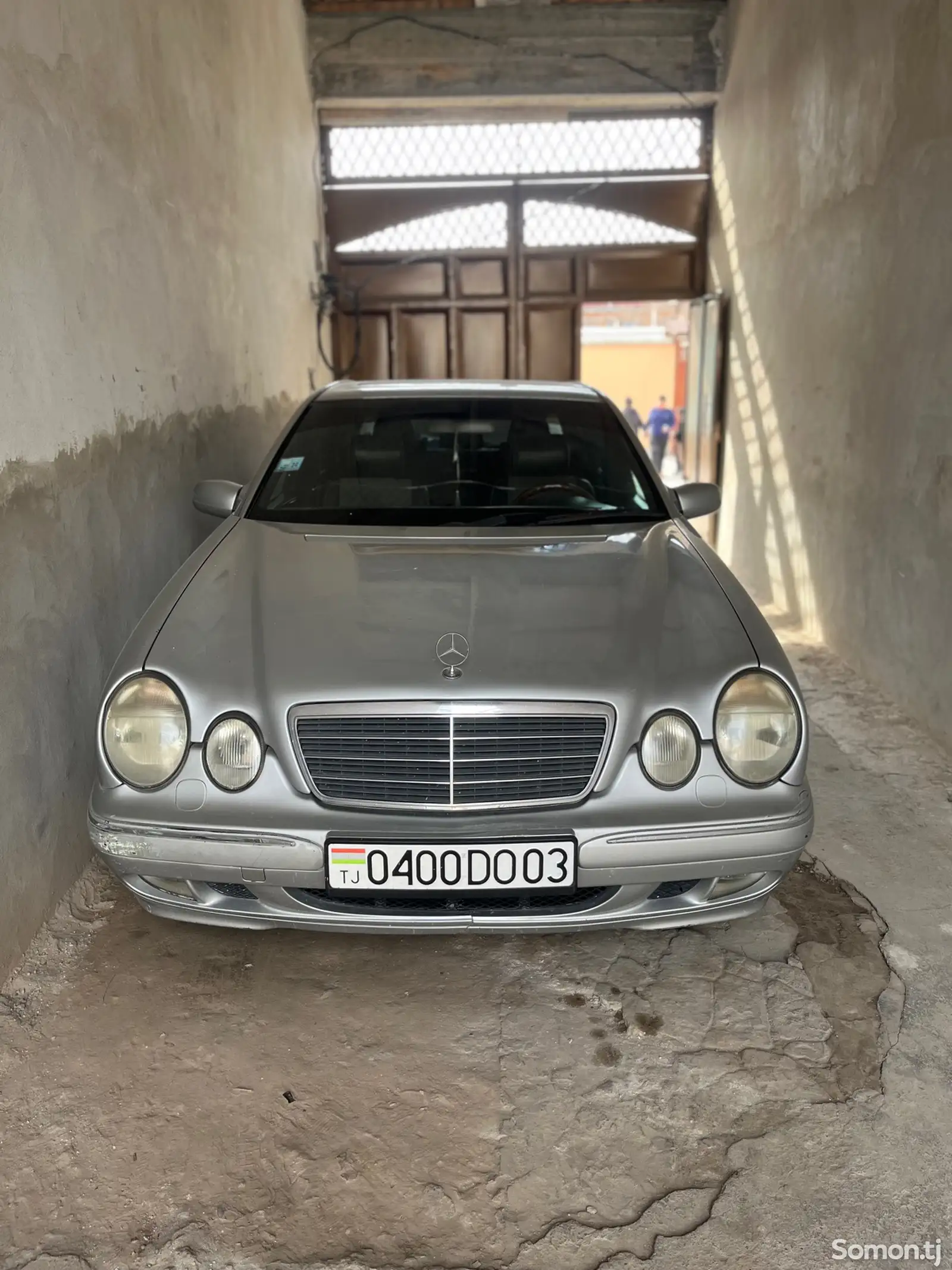 Mercedes-Benz E class, 2000-1