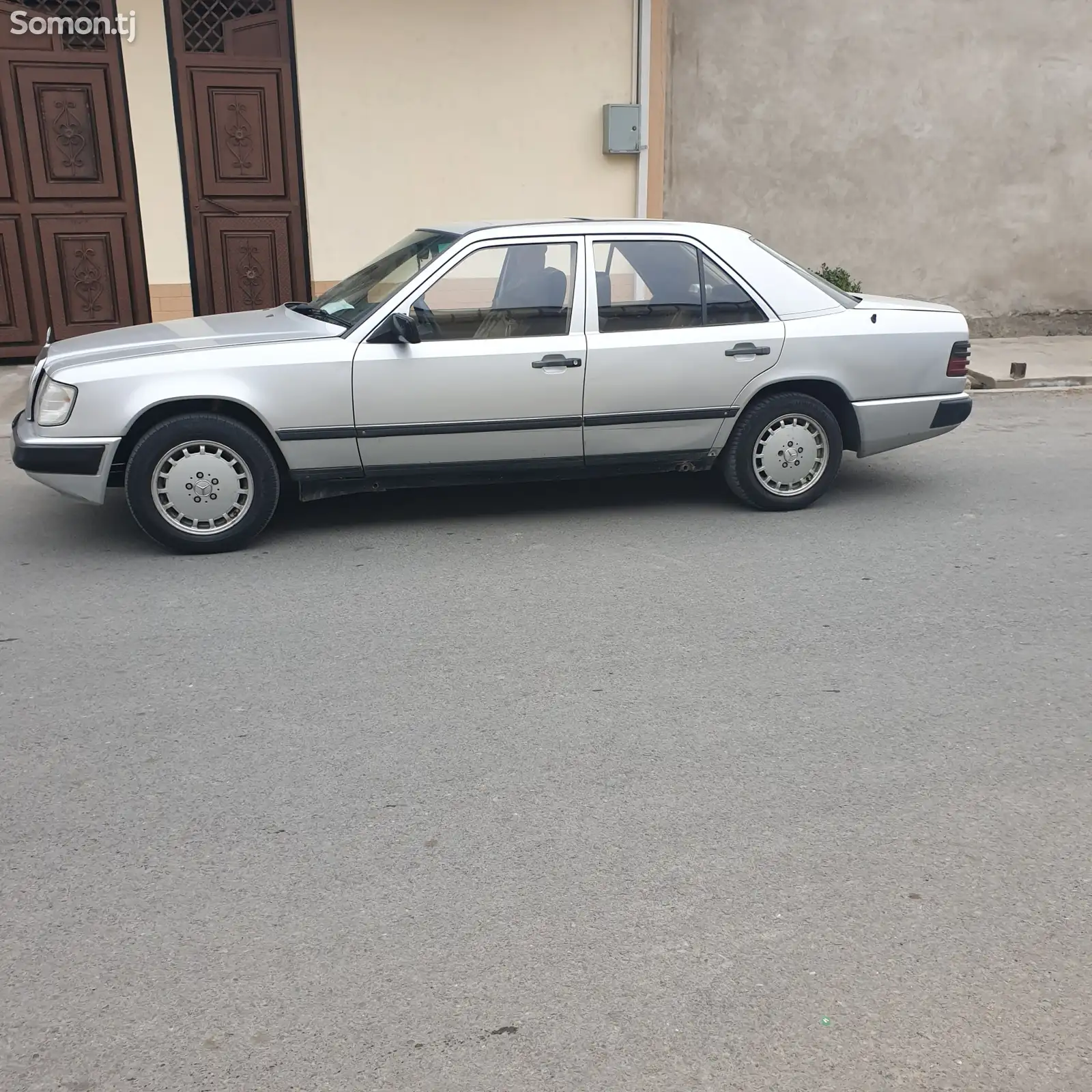 Mercedes-Benz W124, 1988-1