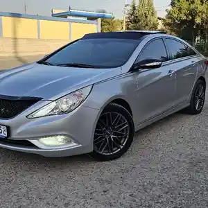 Hyundai Sonata, 2011