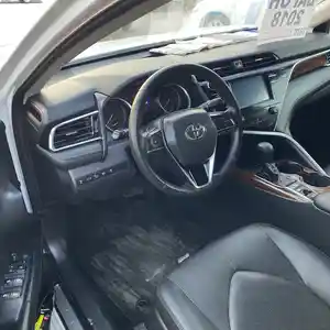 Toyota Camry, 2018