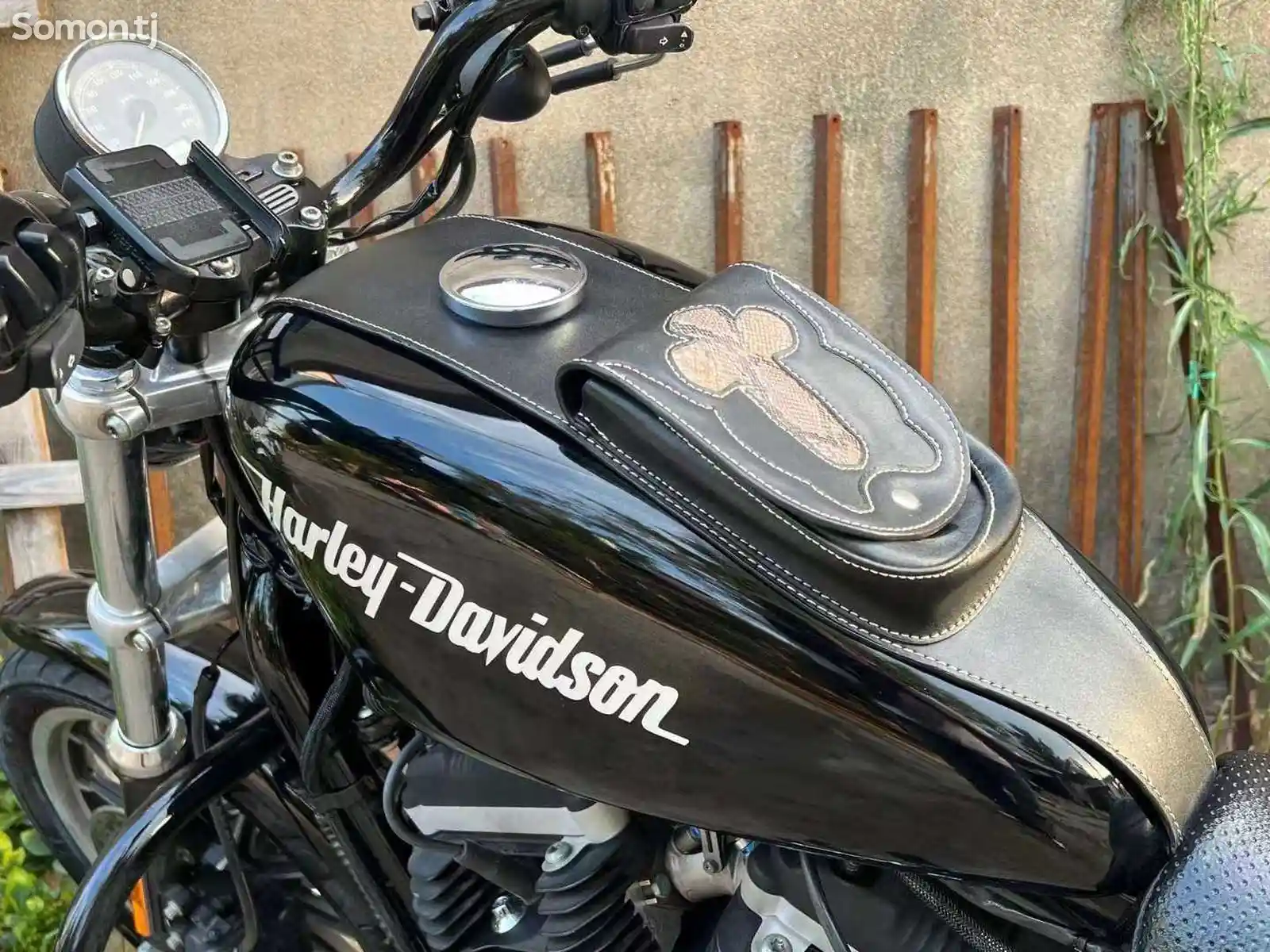 Мотоцикл Harley-Davidson 883R на заказ-9