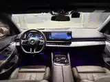 BMW 5 series, 2024-7