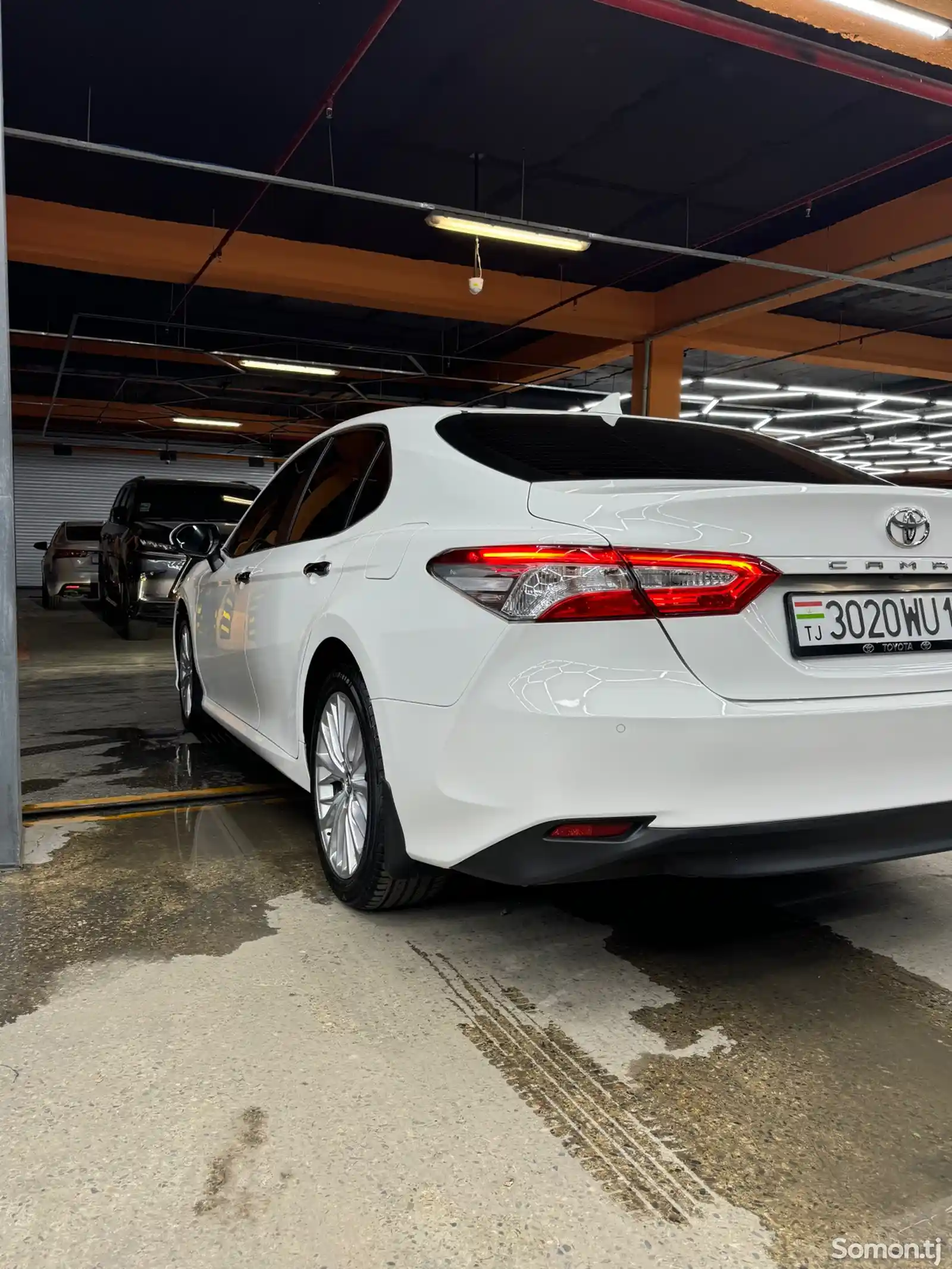 Toyota Camry, 2019-10