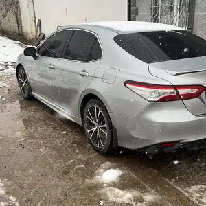 Toyota Camry, 2018