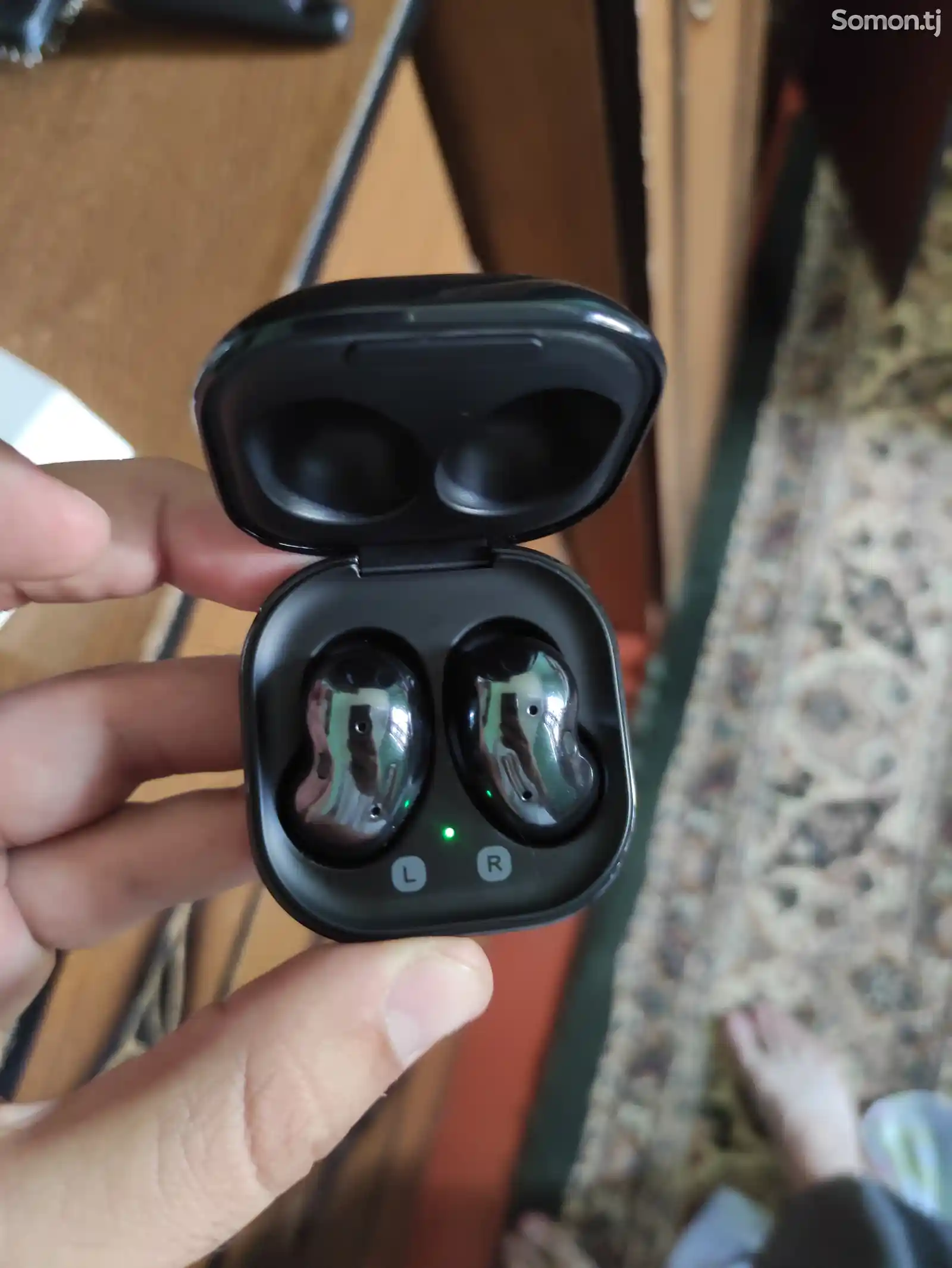 Наушники Samsung Galaxy buds Live-4