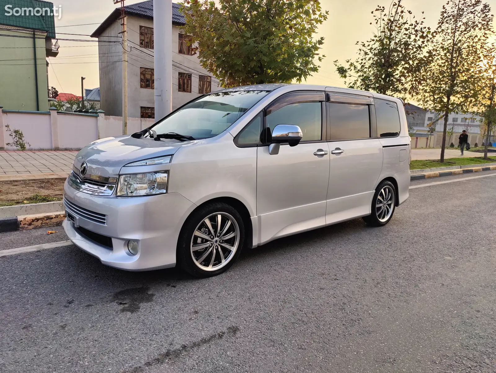 Toyota Voxy, 2009-1