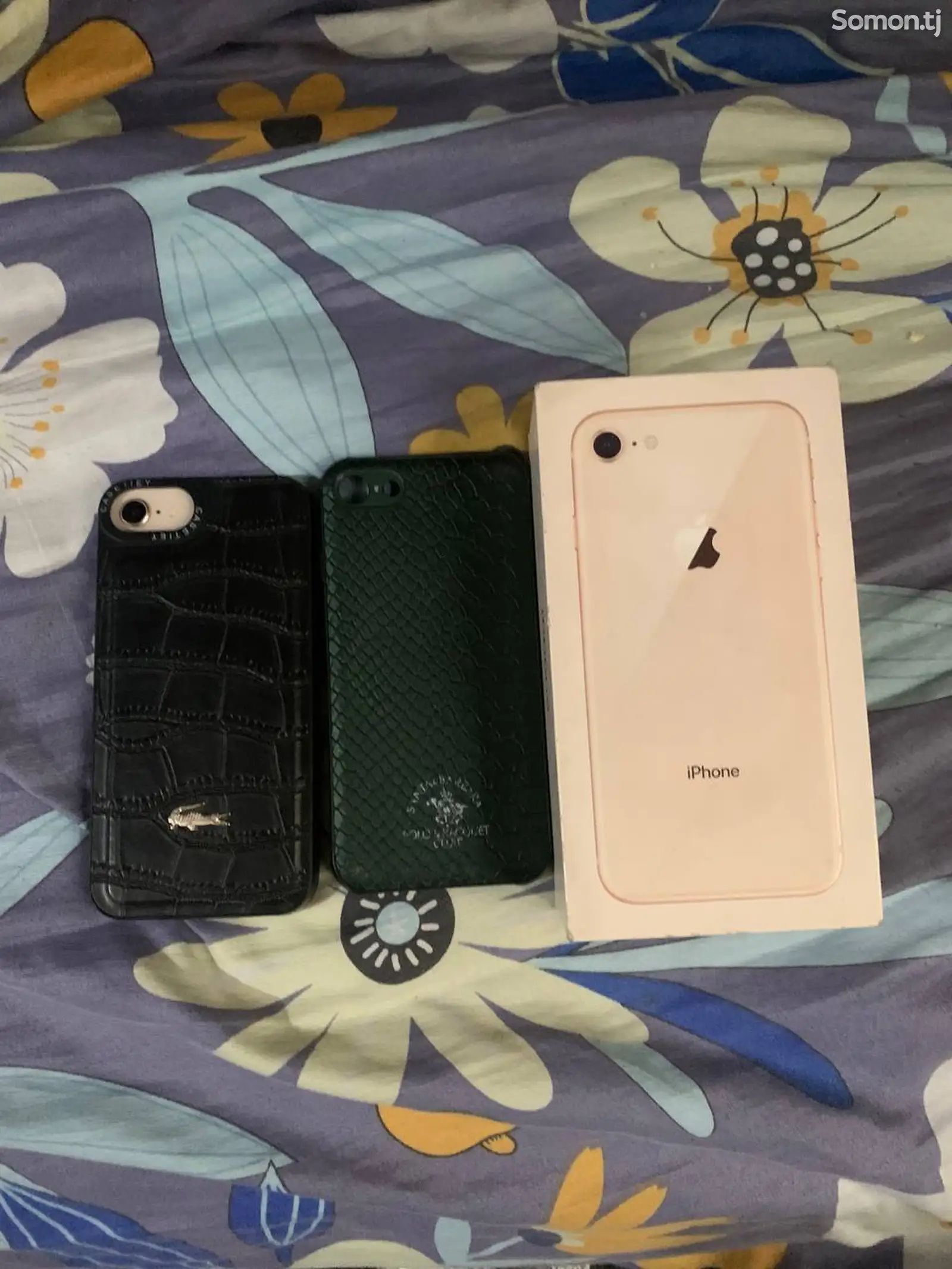 Apple iPhone 8, 64 gb, Gold-1