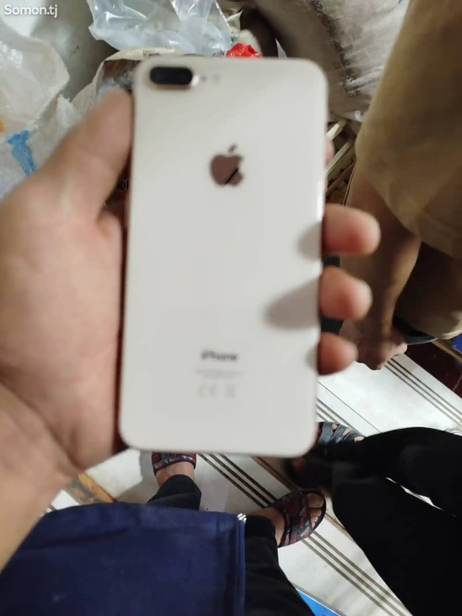 Apple iPhone 8 plus, 64 gb, Gold-1