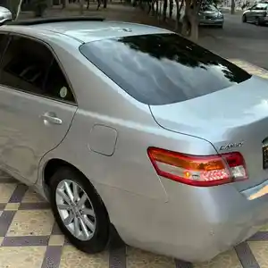 Toyota Camry, 2011