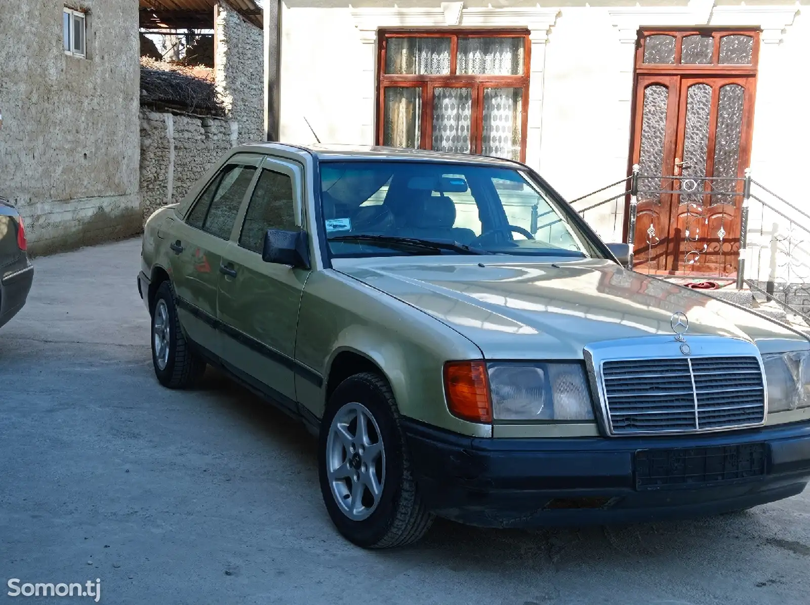 Mercedes-Benz W124, 1986-1