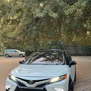 Toyota Camry, 2018