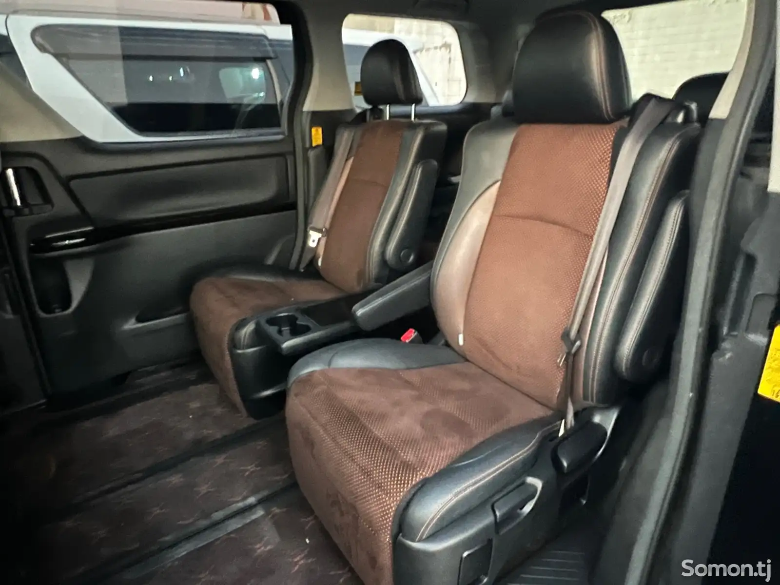 Toyota Alphard, 2014-6