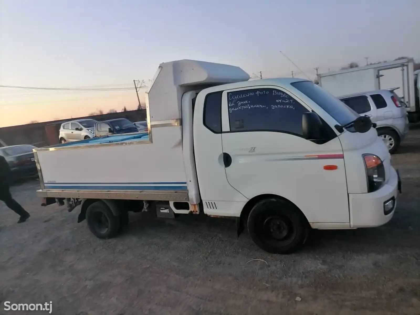 Бортовой автомобиль Hyundai Porter, 2015-1