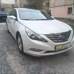 Hyundai Sonata, 2010