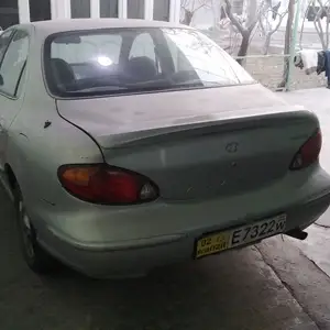 Hyundai Avante, 1999