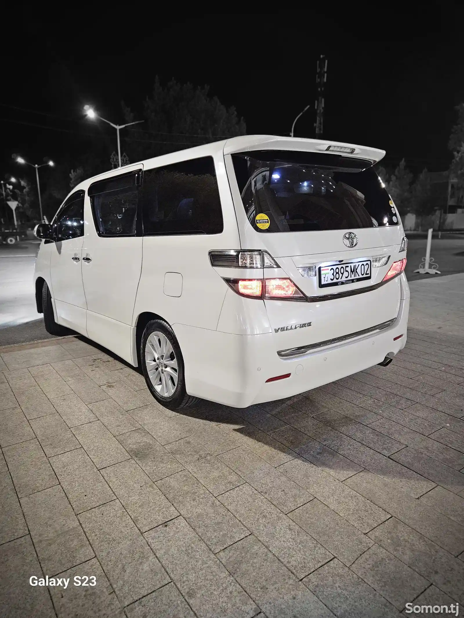 Toyota Vellfire, 2010-3