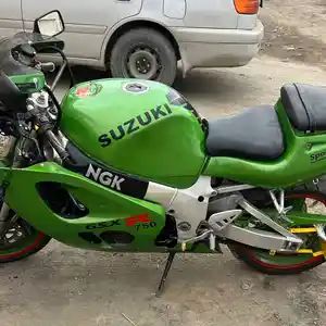 Мотоцикл Suzuki, 2000