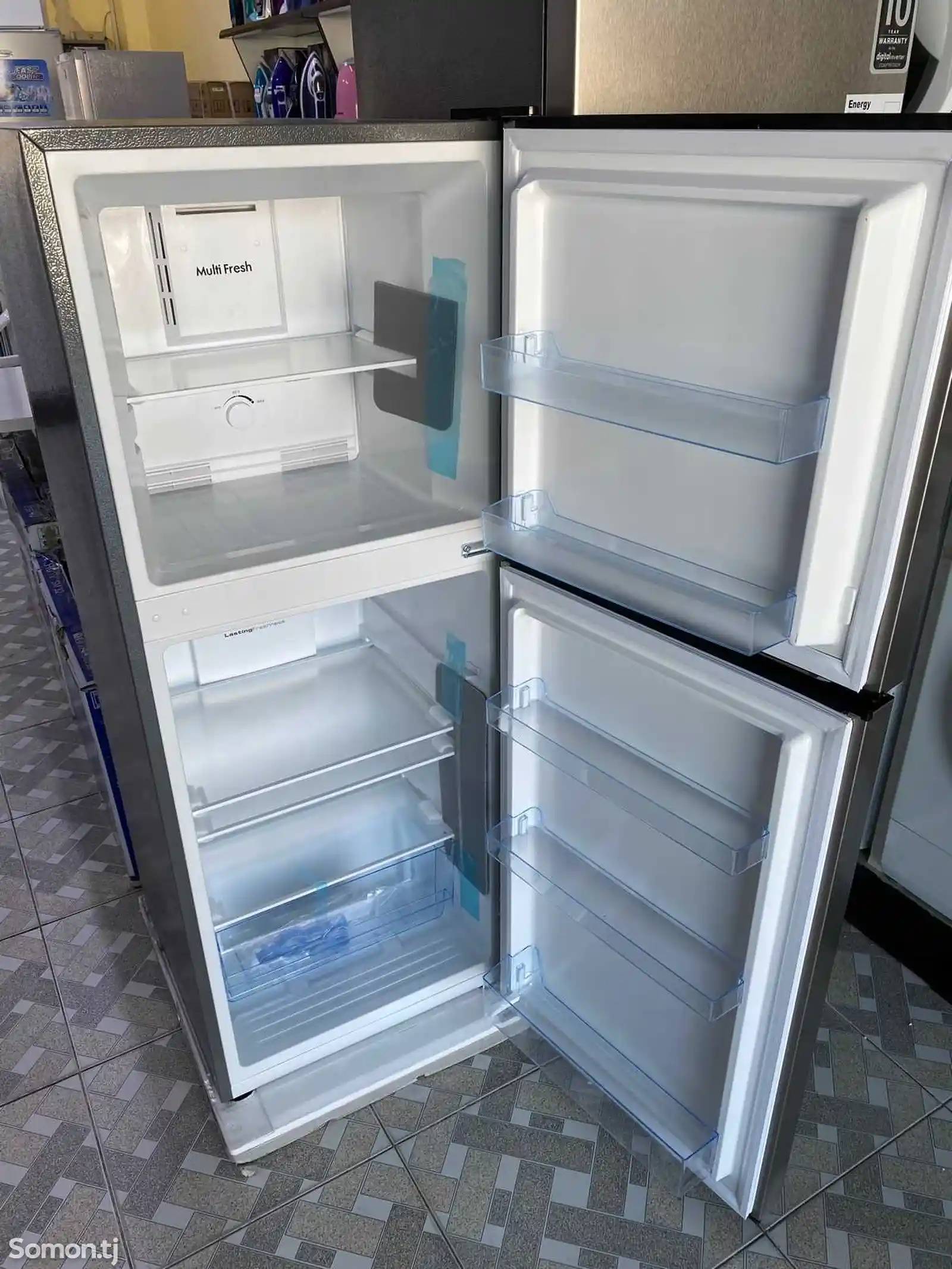 Холодильник LG 220L black-3