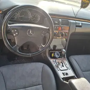 Mercedes-Benz E class, 2000