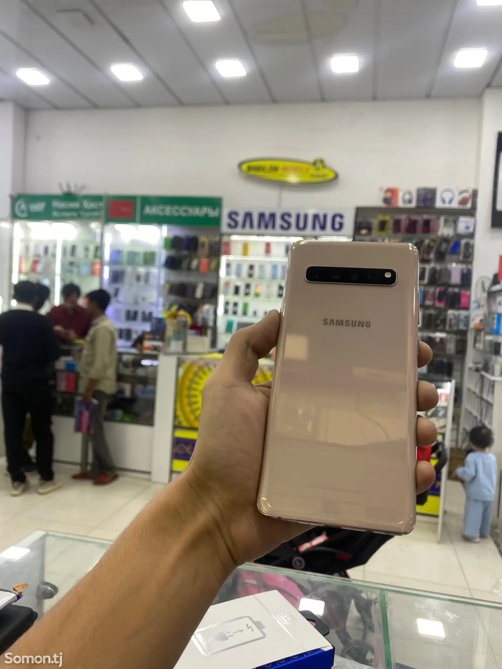 Samsung Galaxy s10 plus 5G 256GB-1