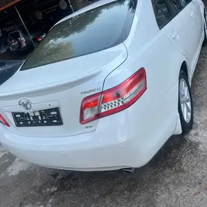 Toyota Camry, 2011