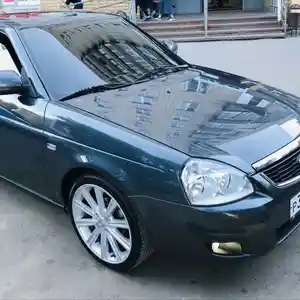 Шины и диски R16 на Lada/Camry