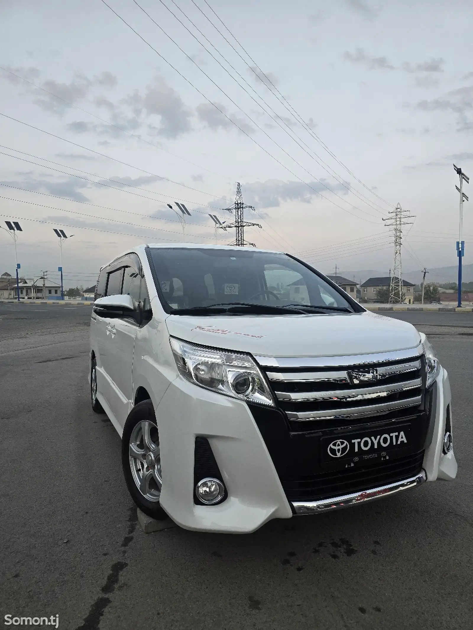 Toyota Voxy, 2014-3