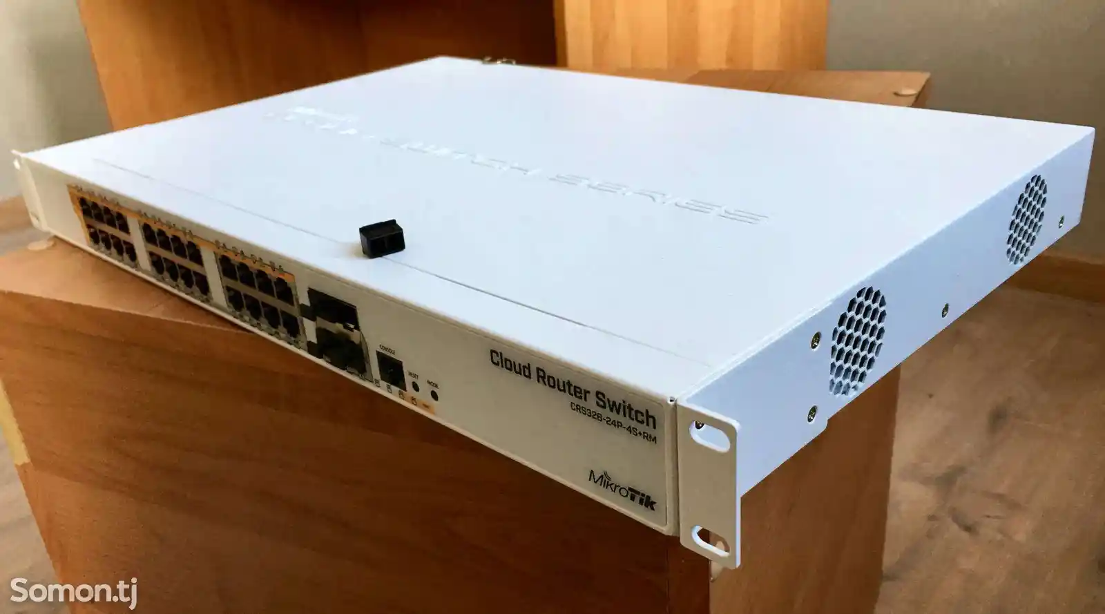 PoE-коммутатор MikroTik CRS328-24P-4S+RM-2