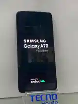 Samsung Galaxy A70-2