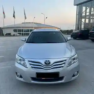 Toyota Camry, 2011