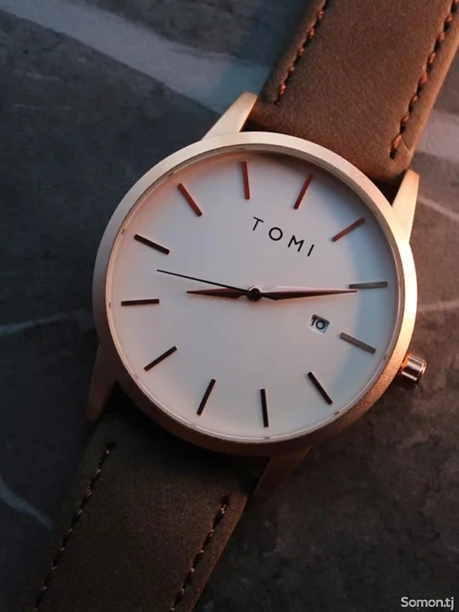 Часы Tomi-1