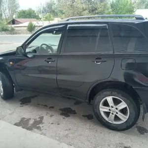 Toyota RAV 4, 2002