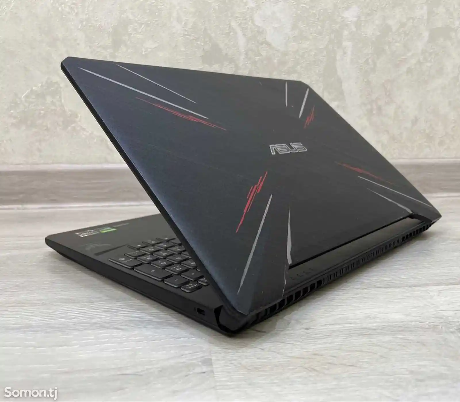 Игровой ноутбук Asus i5 9300h GTX1650 SSD512-7