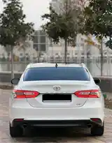 Toyota Camry, 2018-10