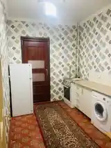 3-комн. квартира, 2 этаж, 80м², 101мкр, Гафурова 32-2