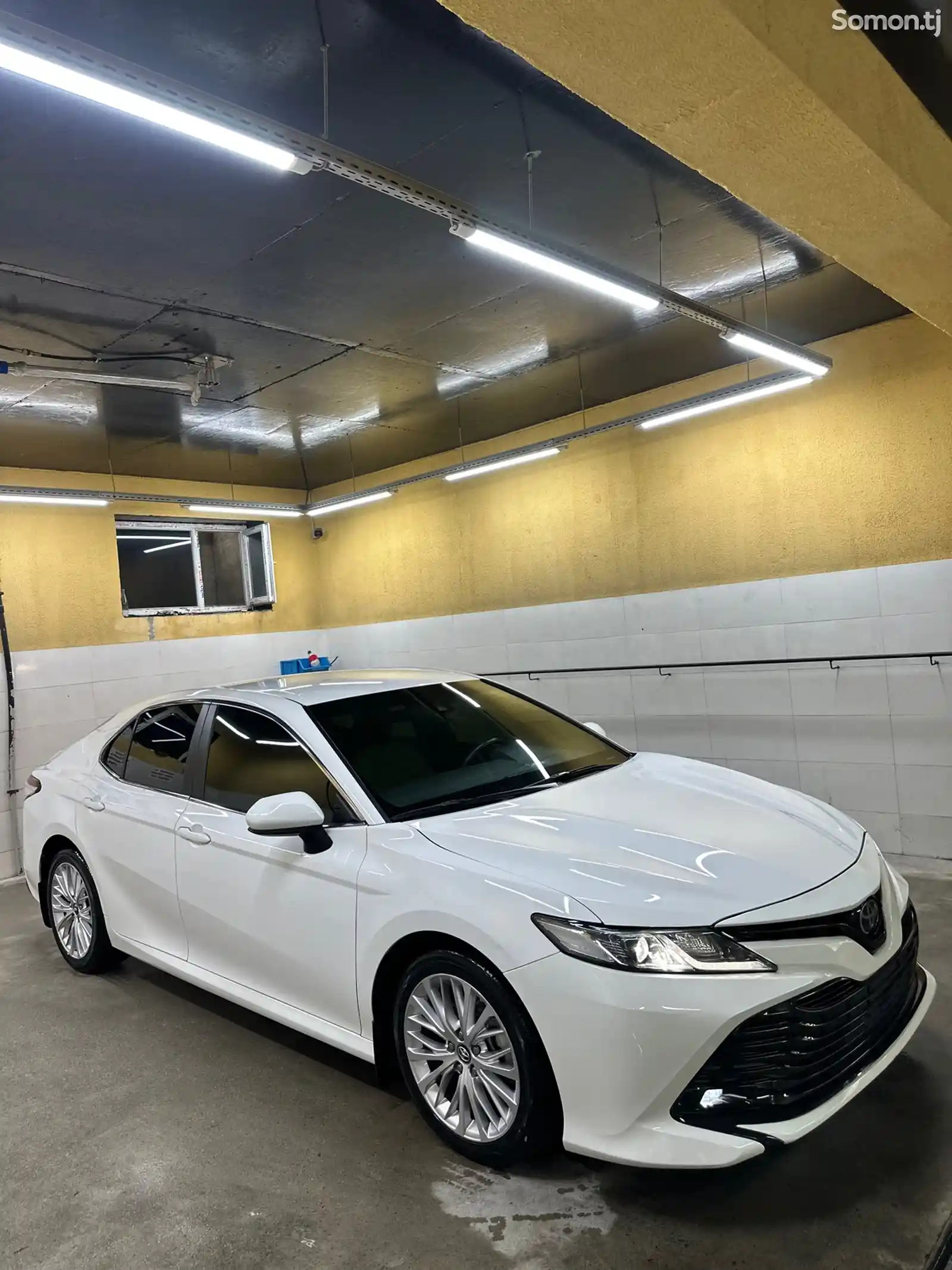 Toyota Camry, 2018-1